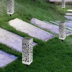 Balises solaires pour éclairer le jardin*IDMarket