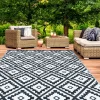 Tapis extérieur terrasse motifs géométriques noir et blanc 160 x 260 cm*IDMarket Outlet